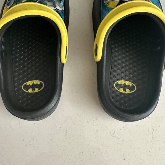Batman Kids Slip-On Clogs With Adjustable Strap - Picture 5 of 7